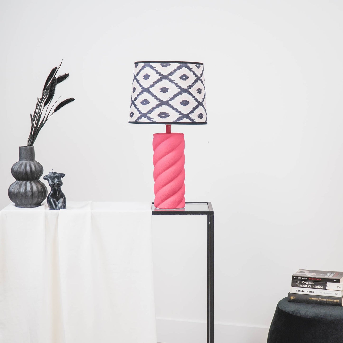 Tafellamp - Gedraaide Spek - Keramiek - Neon Roze - 12x12x28cm