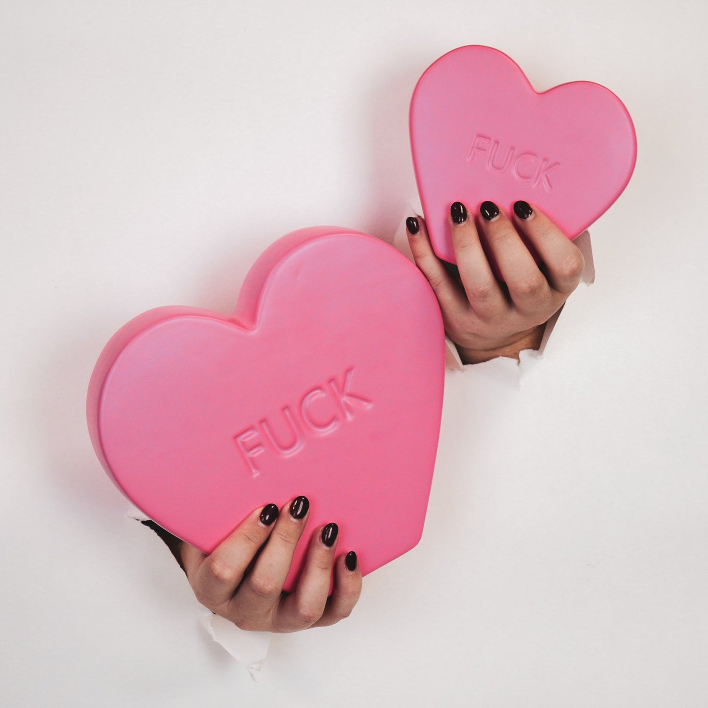 Ornament- Snoephart Beeld 'FUCK'- Keramiek- Fluor Roze- 13x4x11,5cm
