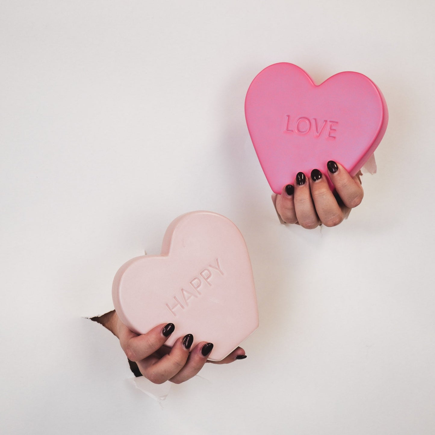 Ornament- Snoephart Beeldje 'HAPPY'- Keramiek- Licht Roze- 13x4x11,5cm