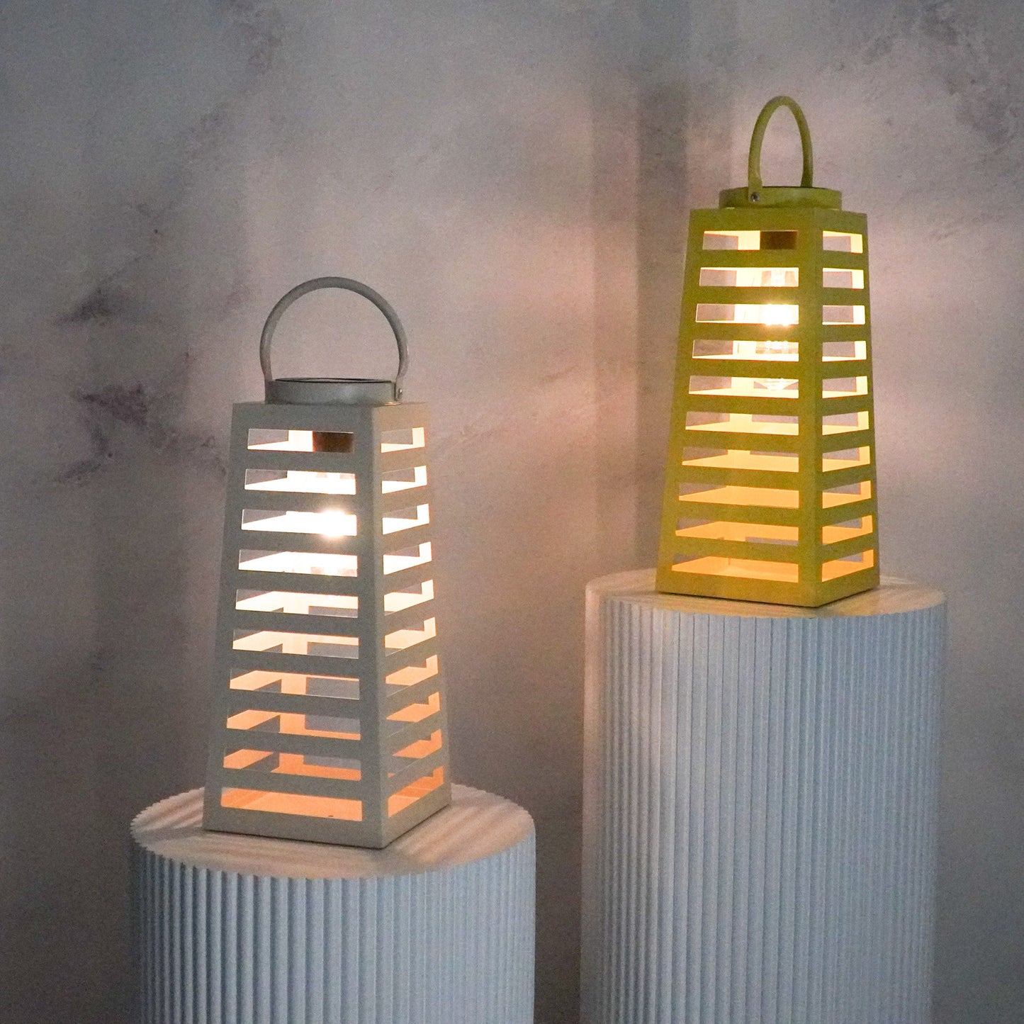 Lamp- Lantaarn/ Windlicht - Solar - Metaal - Neon Geel - 14x14x32,5cm