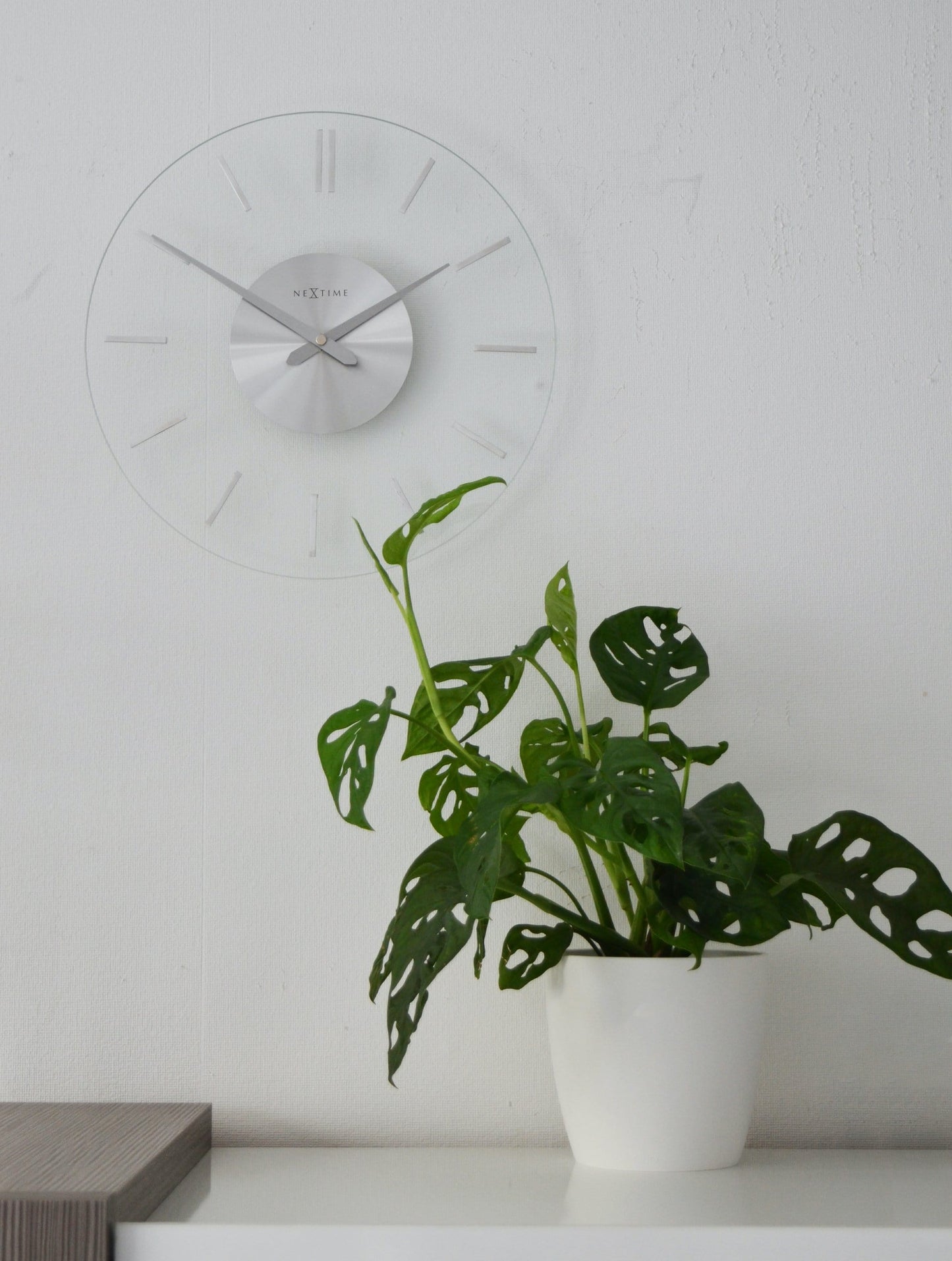 Wall clock - 26 cm - Aluminum - Glass - 'Stripe'