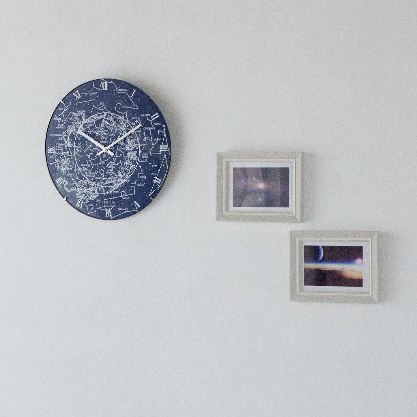 Wall clock - 35 cm - Dome Glass - Glow-in-the-dark- 'Milky Way dome'