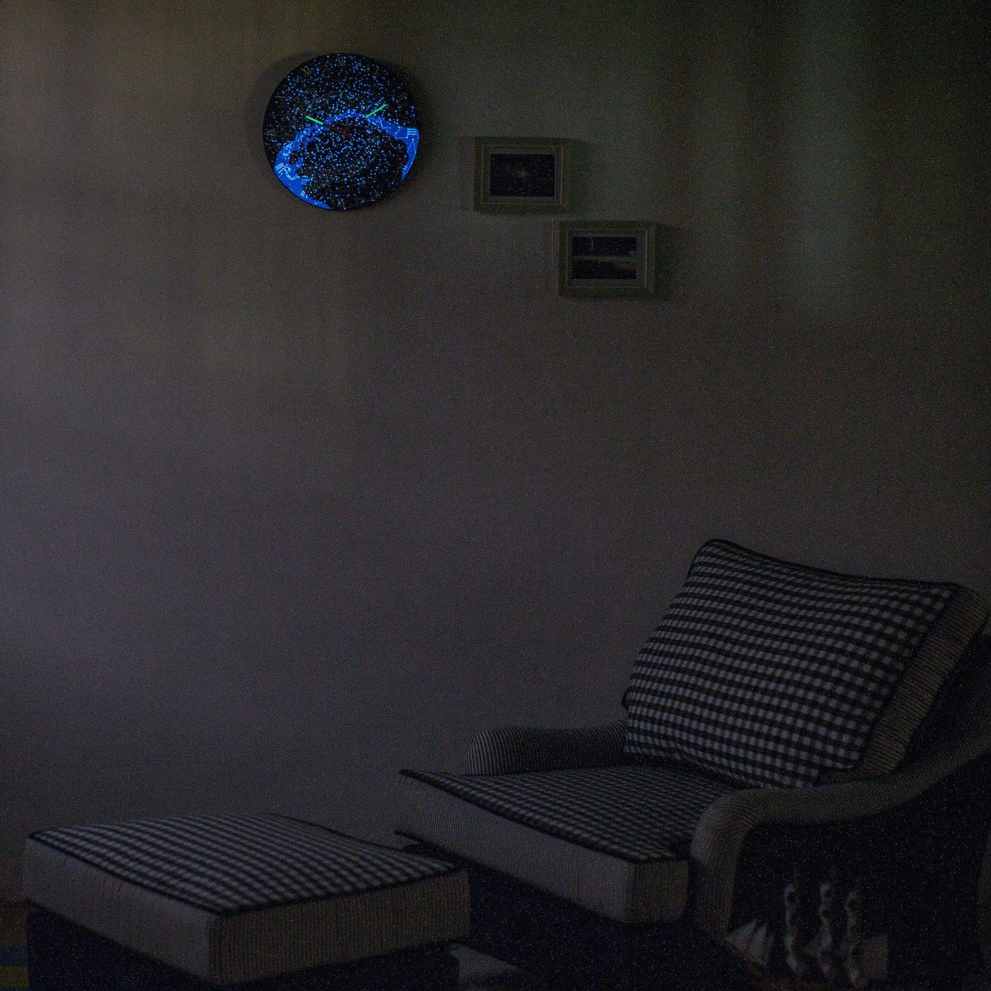Wall clock - 35 cm - Dome Glass - Glow-in-the-dark- 'Milky Way dome'