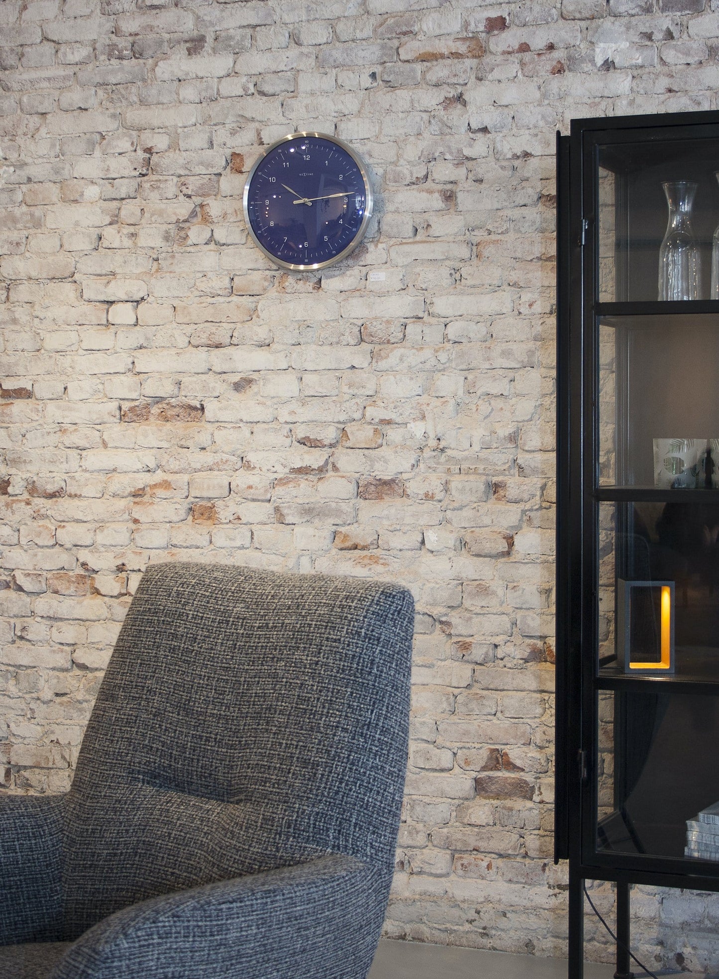 Wall clock- 33 cm - Metal - Dome Shaped Glass- '60 Minutes'