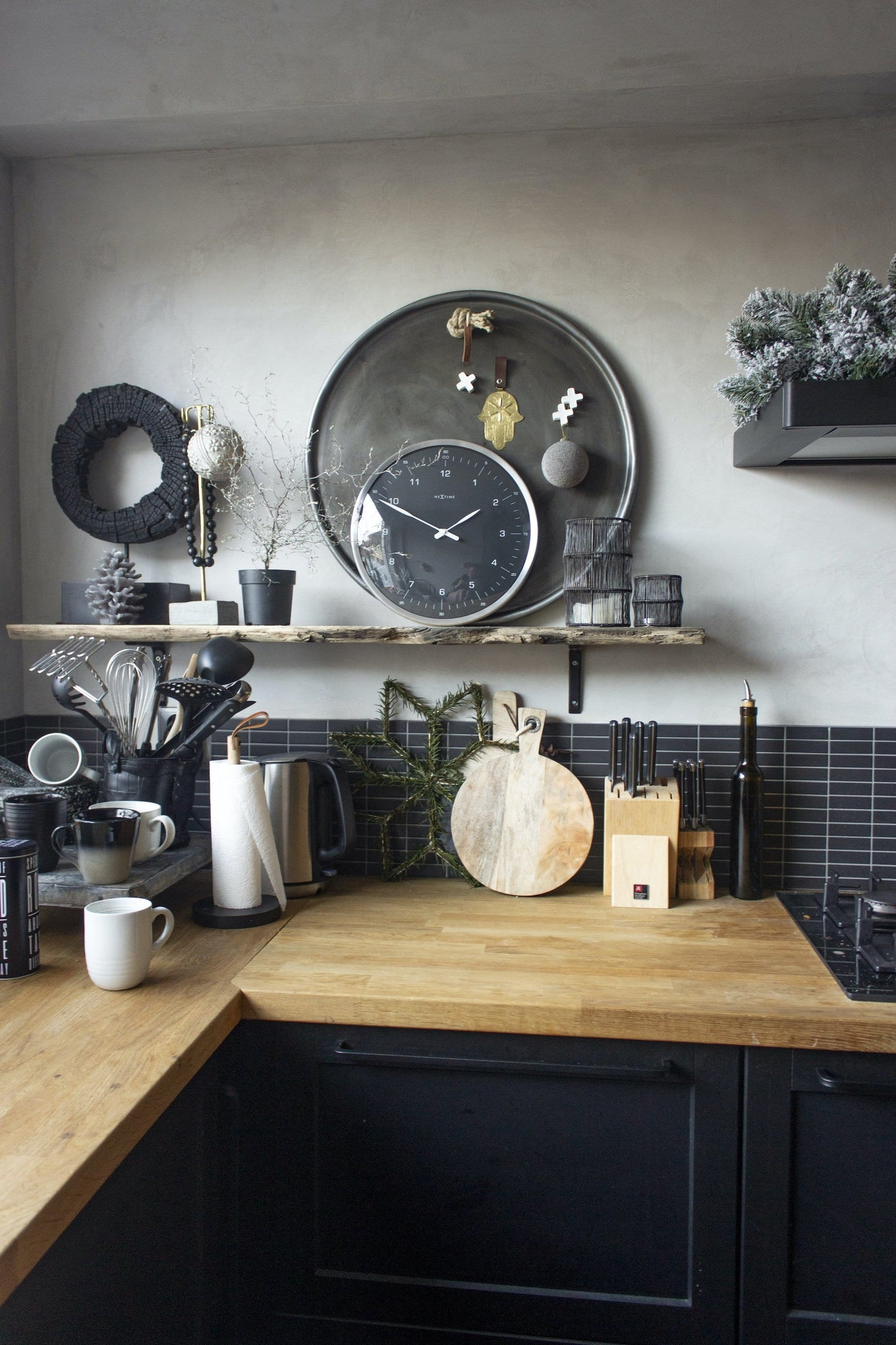 Wall clock- 33 cm - Metal - Dome Shaped Glass- '60 Minutes'