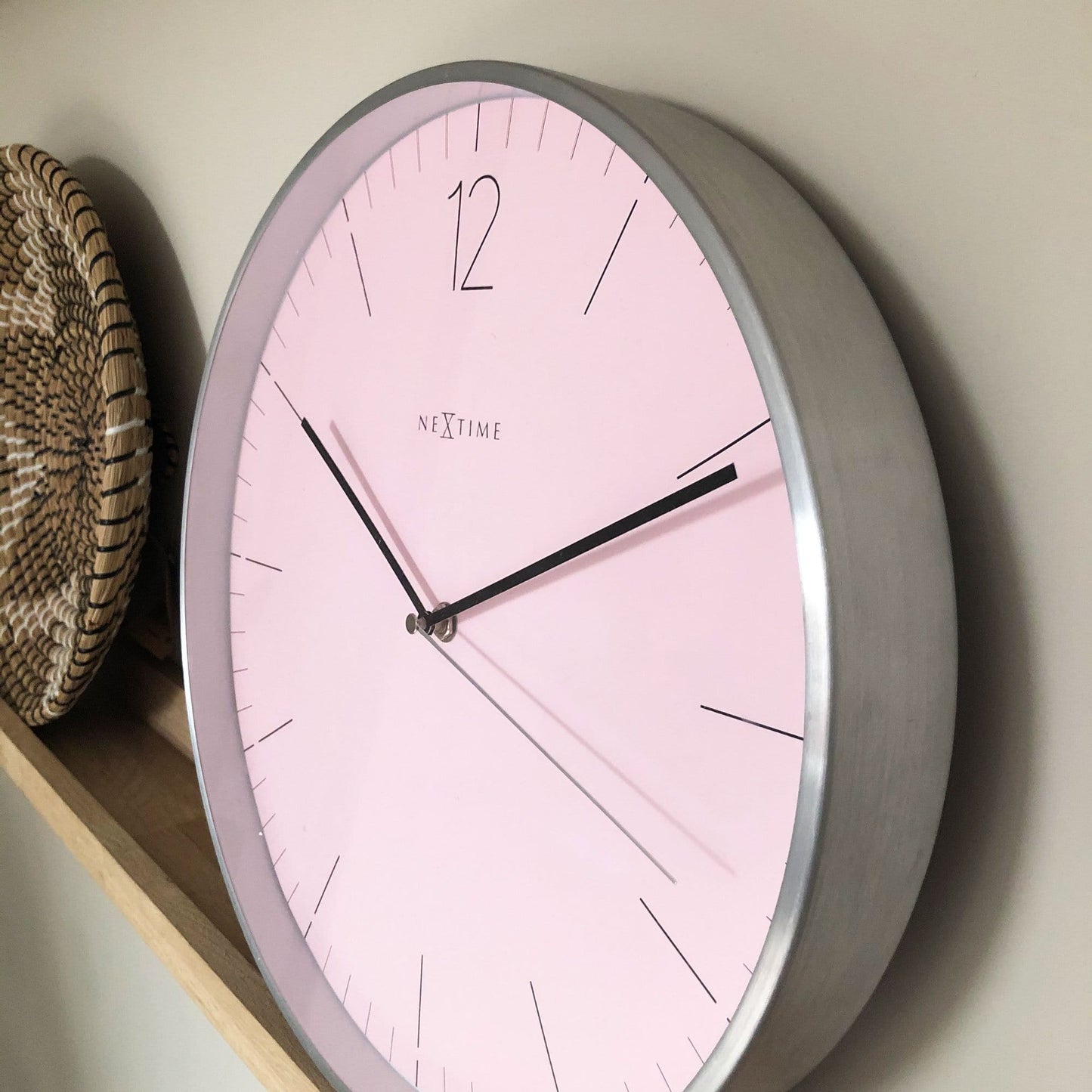 Wall clock - 34 cm - Glass / Metal - Elegant 'Essential Silver'
