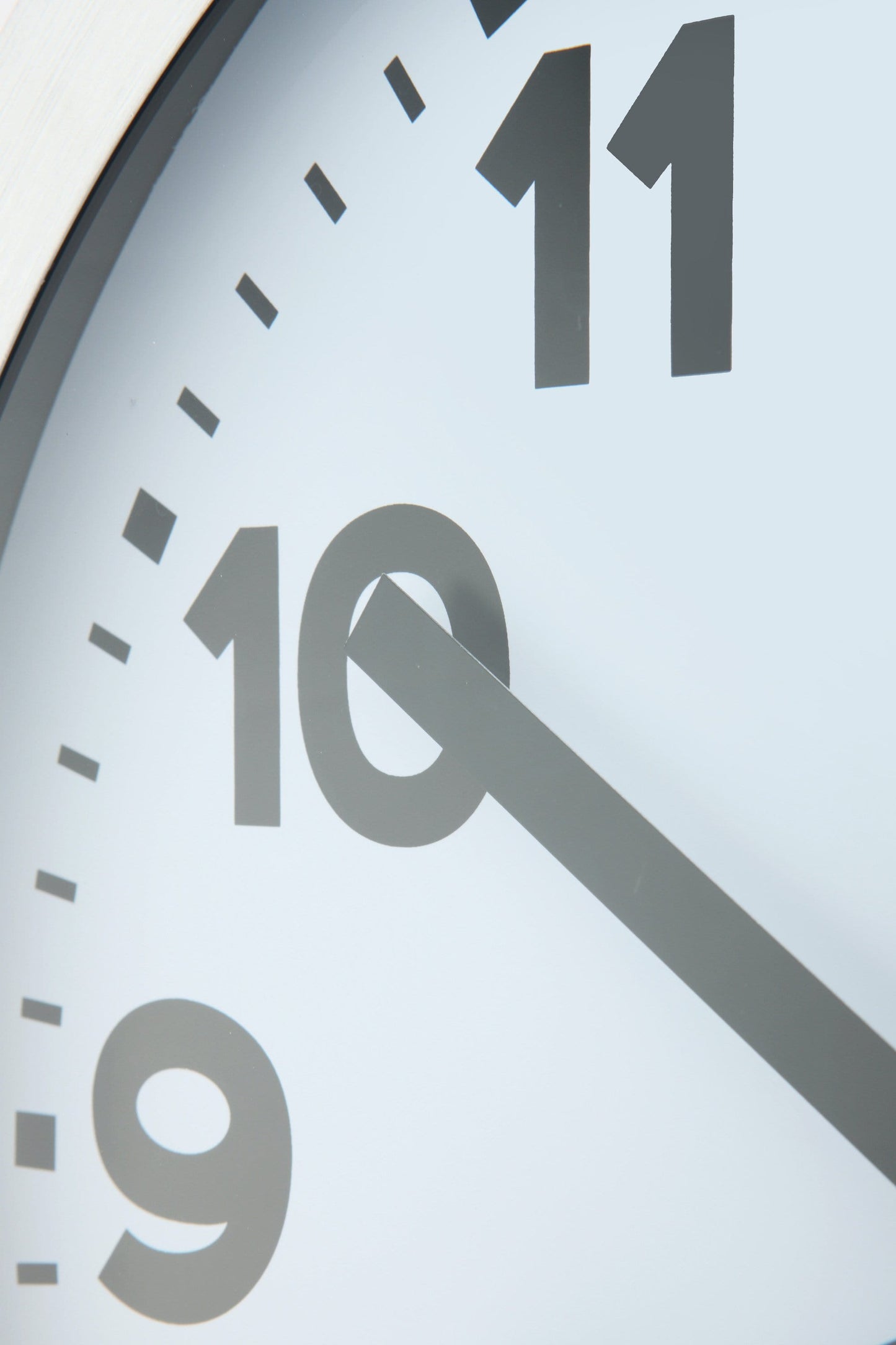 Wall clock - 35 cm - Aluminum - 'Station Radio Controlled (DCF) Numbers'