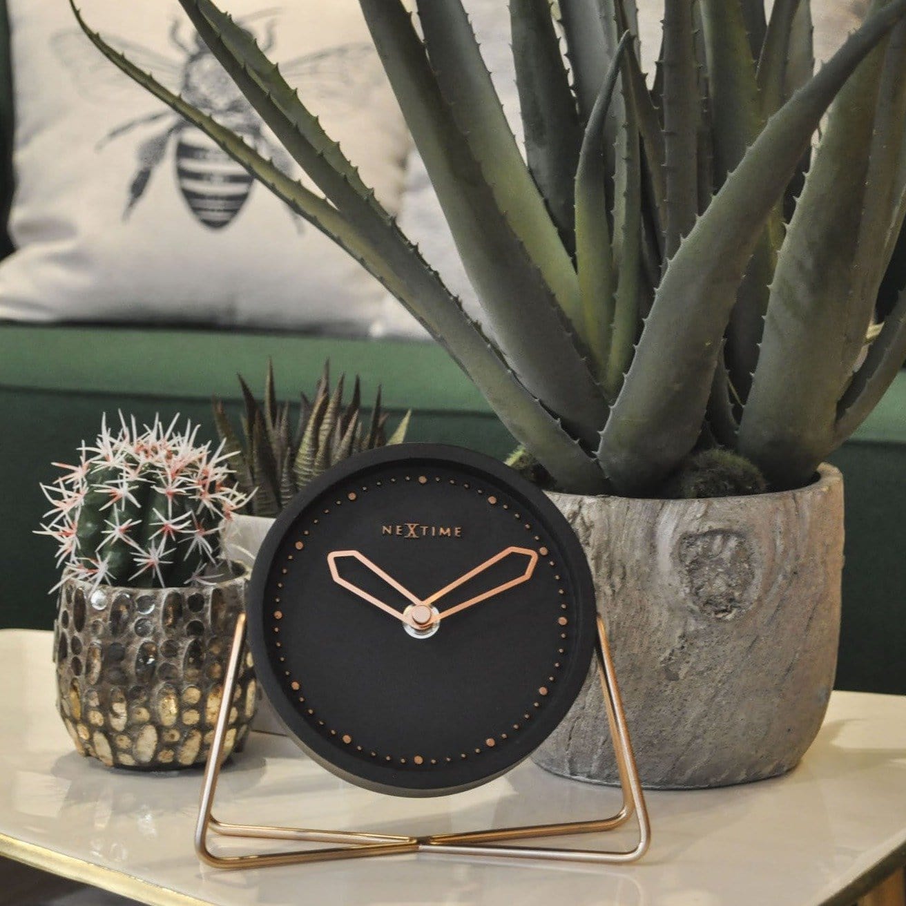 Table clock - 17.5 x 15.5 x 5 cm - Polyresin
