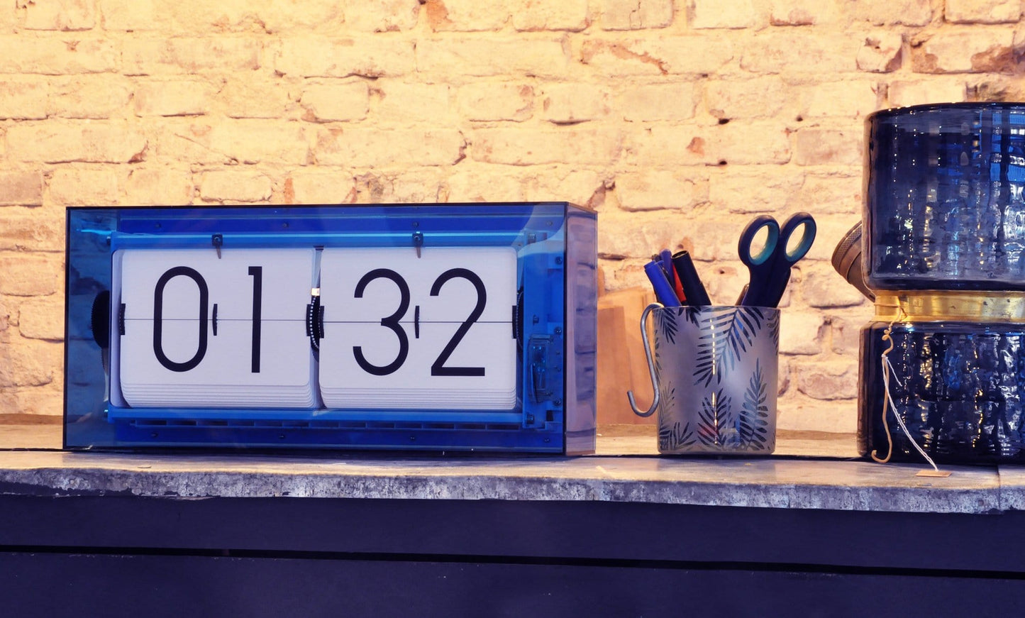 Table clock - 36 cm - Acrylic - Flip Clock- 'Big Flip Clear'