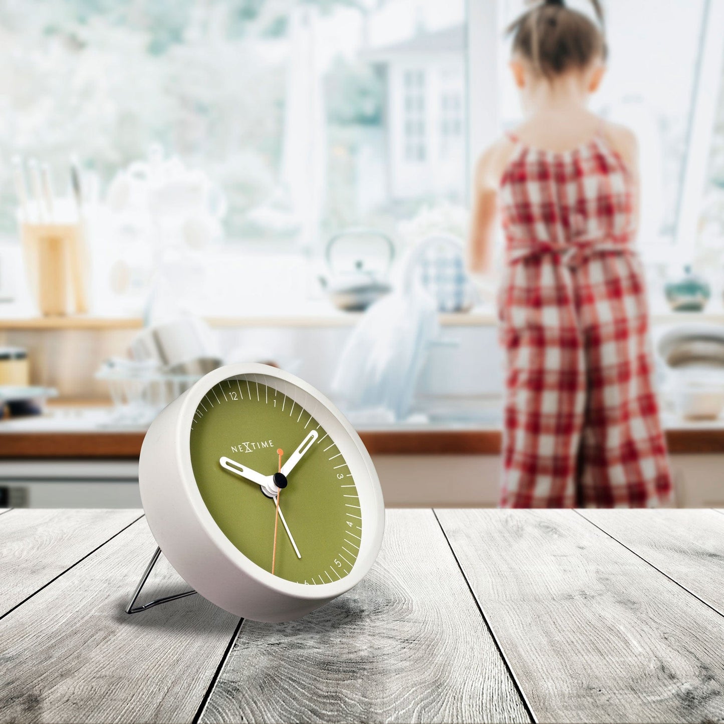 Table Alarm Clock 9x9x7.5cm - Silent - Light function /Metal "Small"