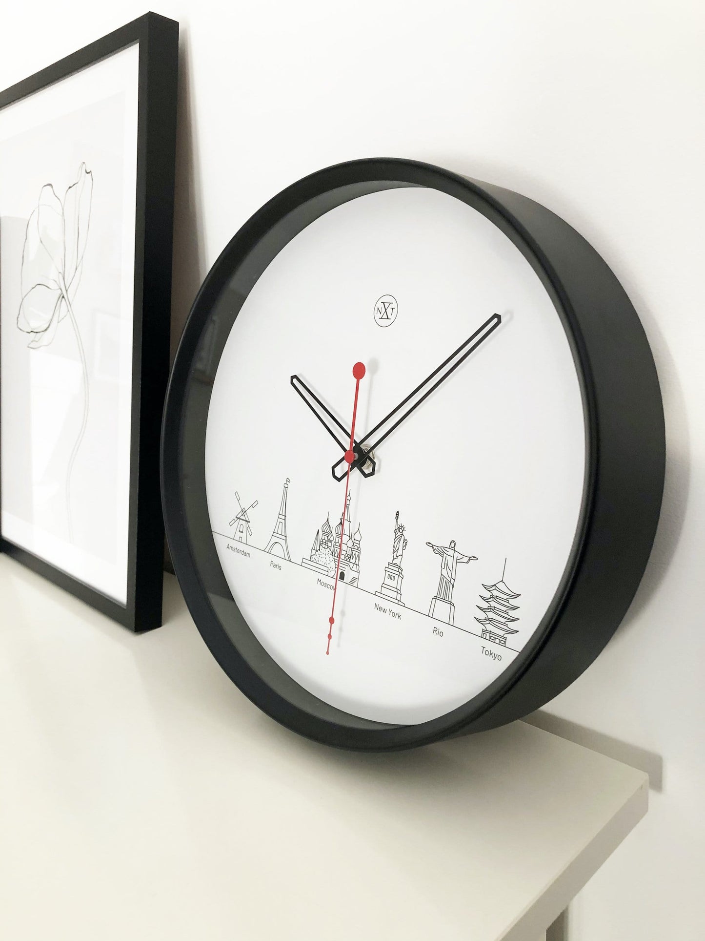 Wall clock - 30 cm - Plastic - 'Worldtour'