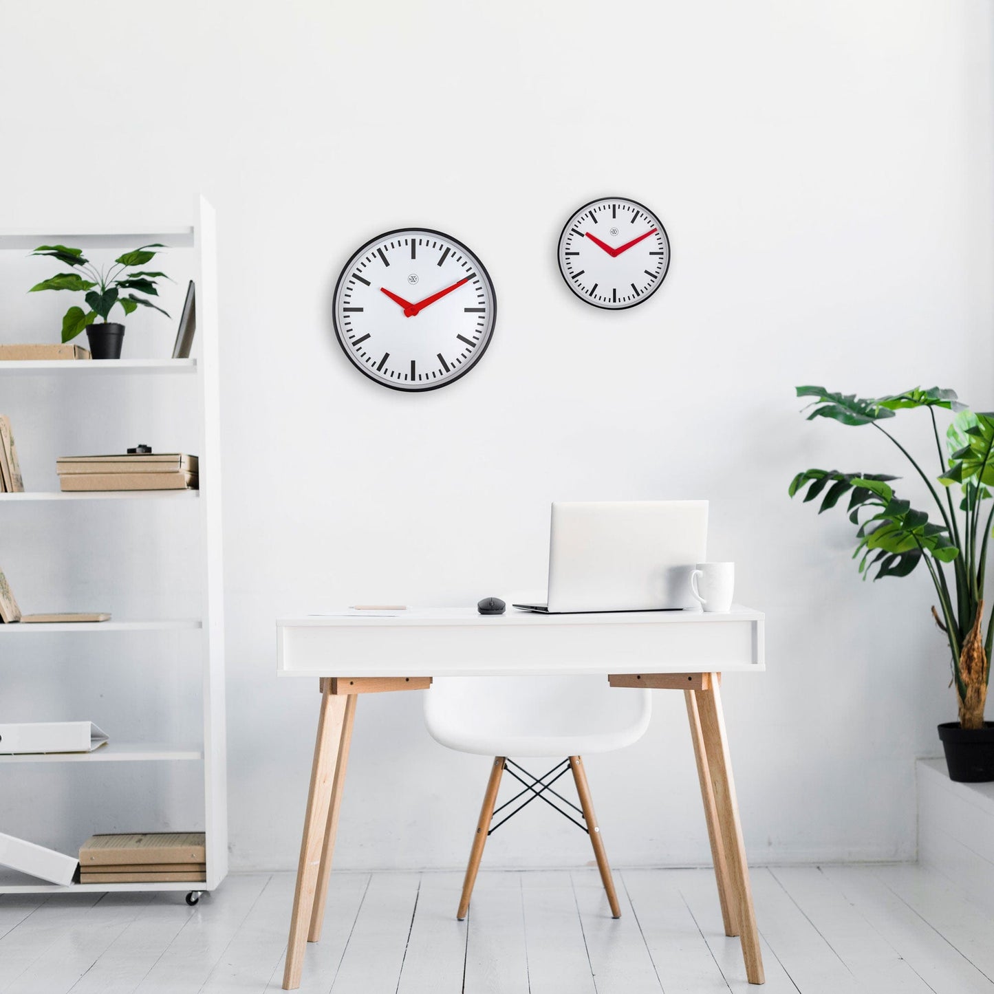 Wall clock 25.5cm - Silent - Plastic - "Newcastle"