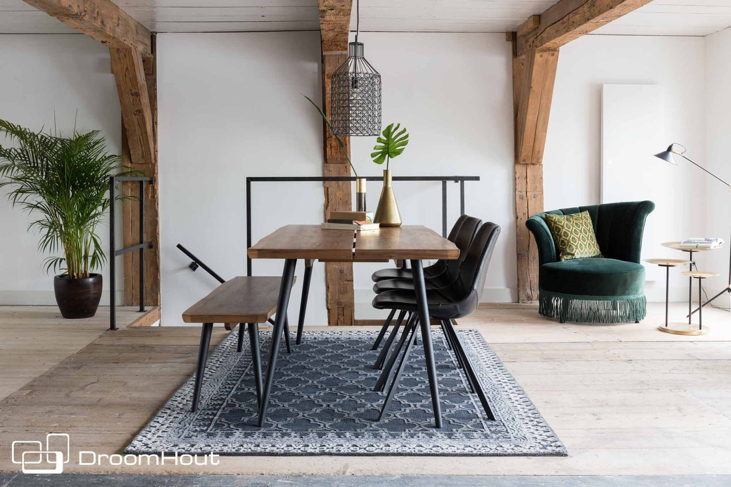 Eettafel noten Dutchbone Alagon (ook met eetkamerbank)