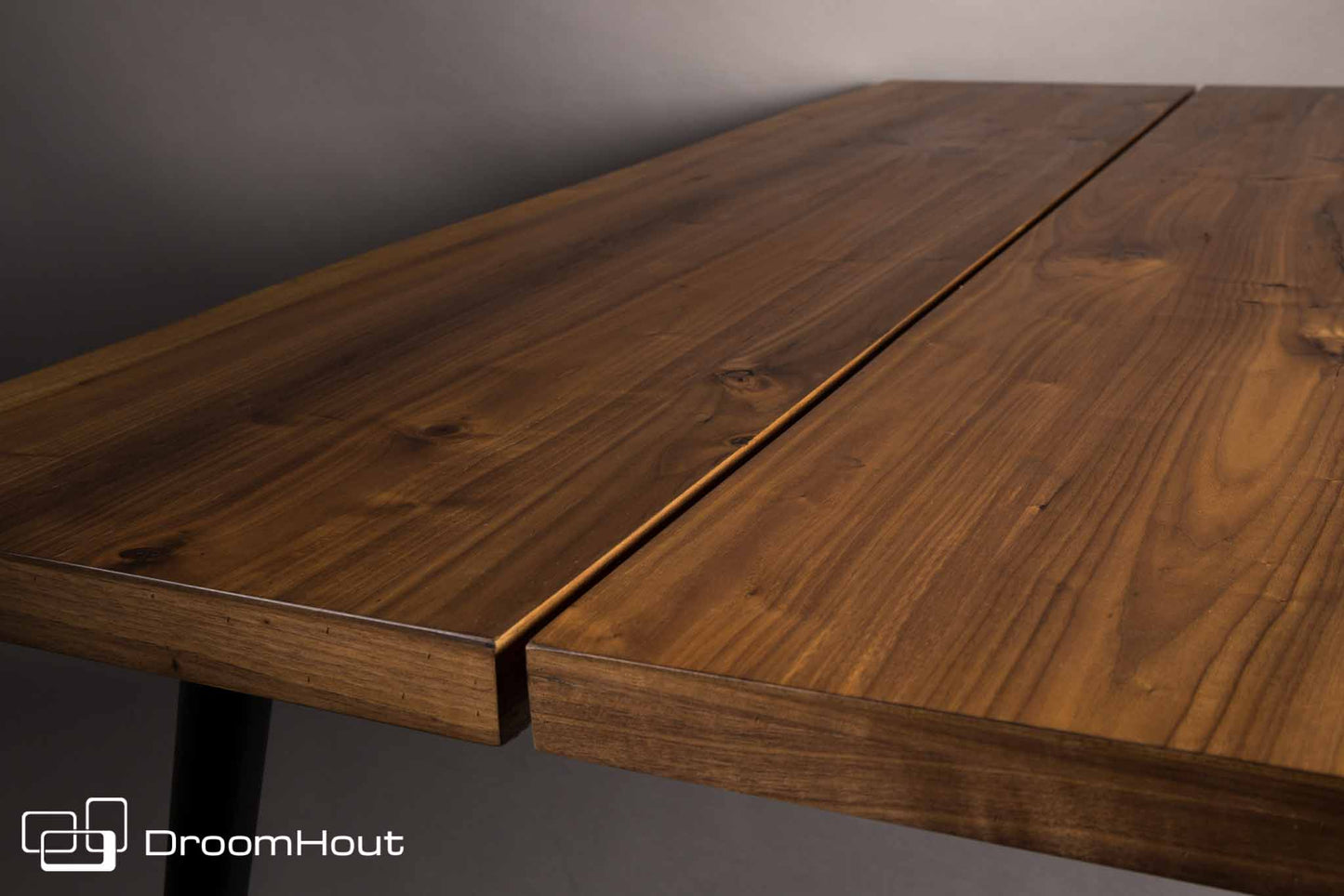 Eettafel noten Dutchbone Alagon (ook met eetkamerbank)