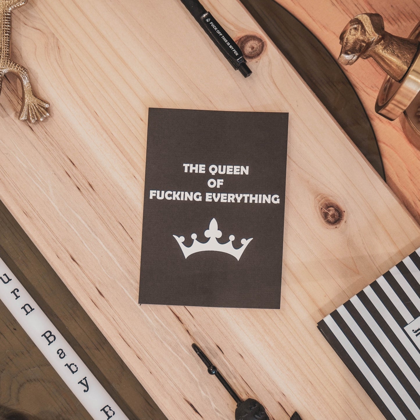 Ansichtkaart - Queen of f*ck*n everything - Papier - Set van 5 - A6