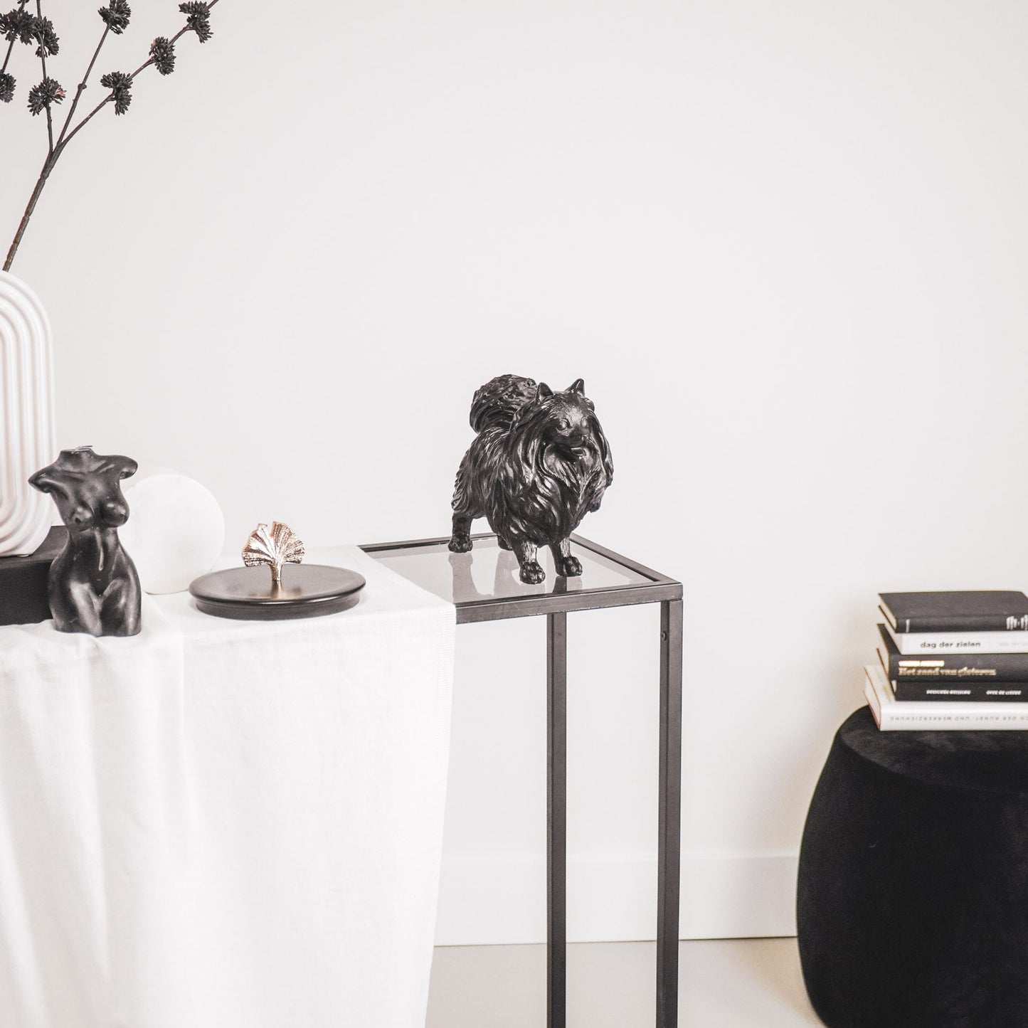 Ornament - Pomeriaan - Hond - Polyresin - Zwart - 23x10x18cm
