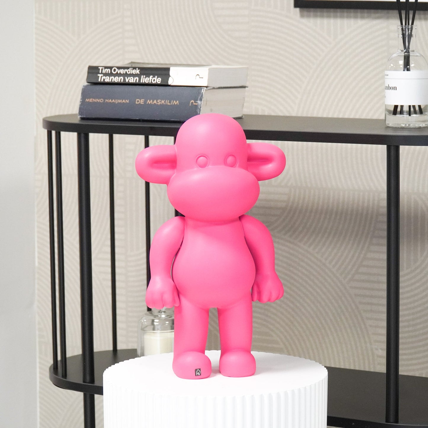 Ornament - Aap Beeld 'The Legend' - Polyresin - Roze - 33x21x50cm