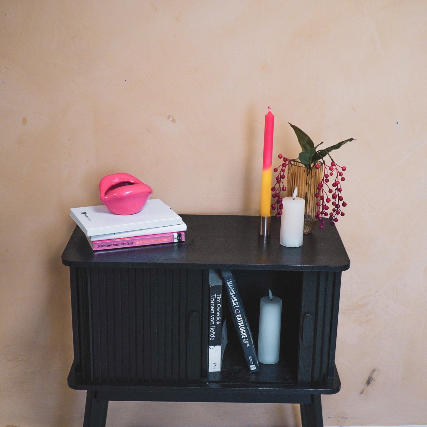 Pot - Ornament - Lip - Ceramics - Neon Pink  - 12,5x11x7,5cm