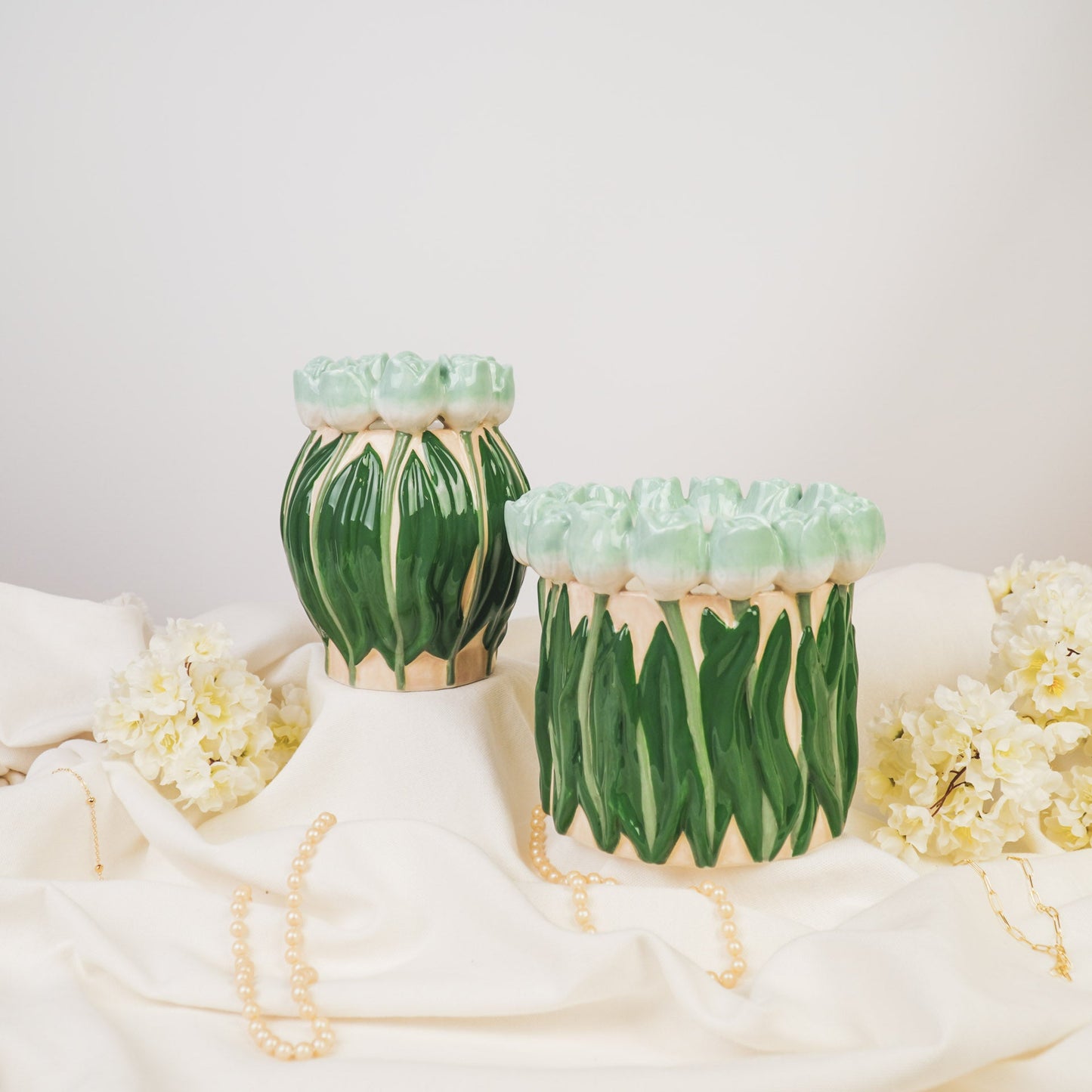 Vaas- Bloemen Vaas met Tulpen -Dolomiet - Mint/ Groen- 14x14x18cm