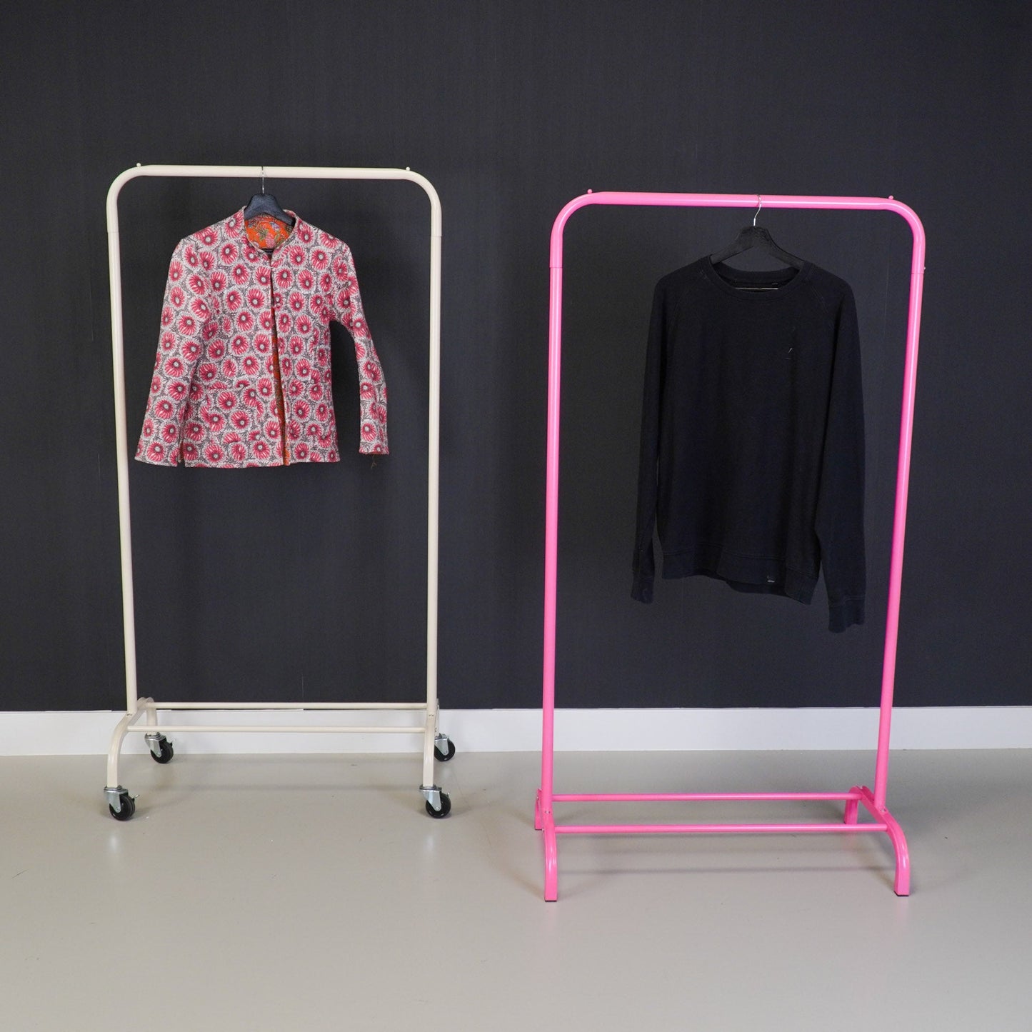 Kledingrek met wieltjes - Metaal - Zand - 80x40x155cm