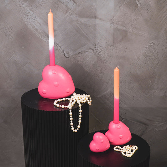 Kaarshouder- Kandelaar - Hartjes - Keramiek - Fluor Roze - 11x7,5x10 cm