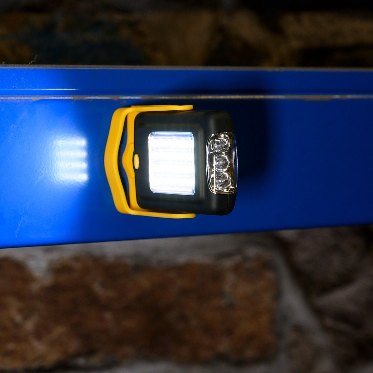 LED's Work Mini LED Looplamp 120 - Met magneet en haak - Draadloos op batterijen - Compact en lichtgewicht