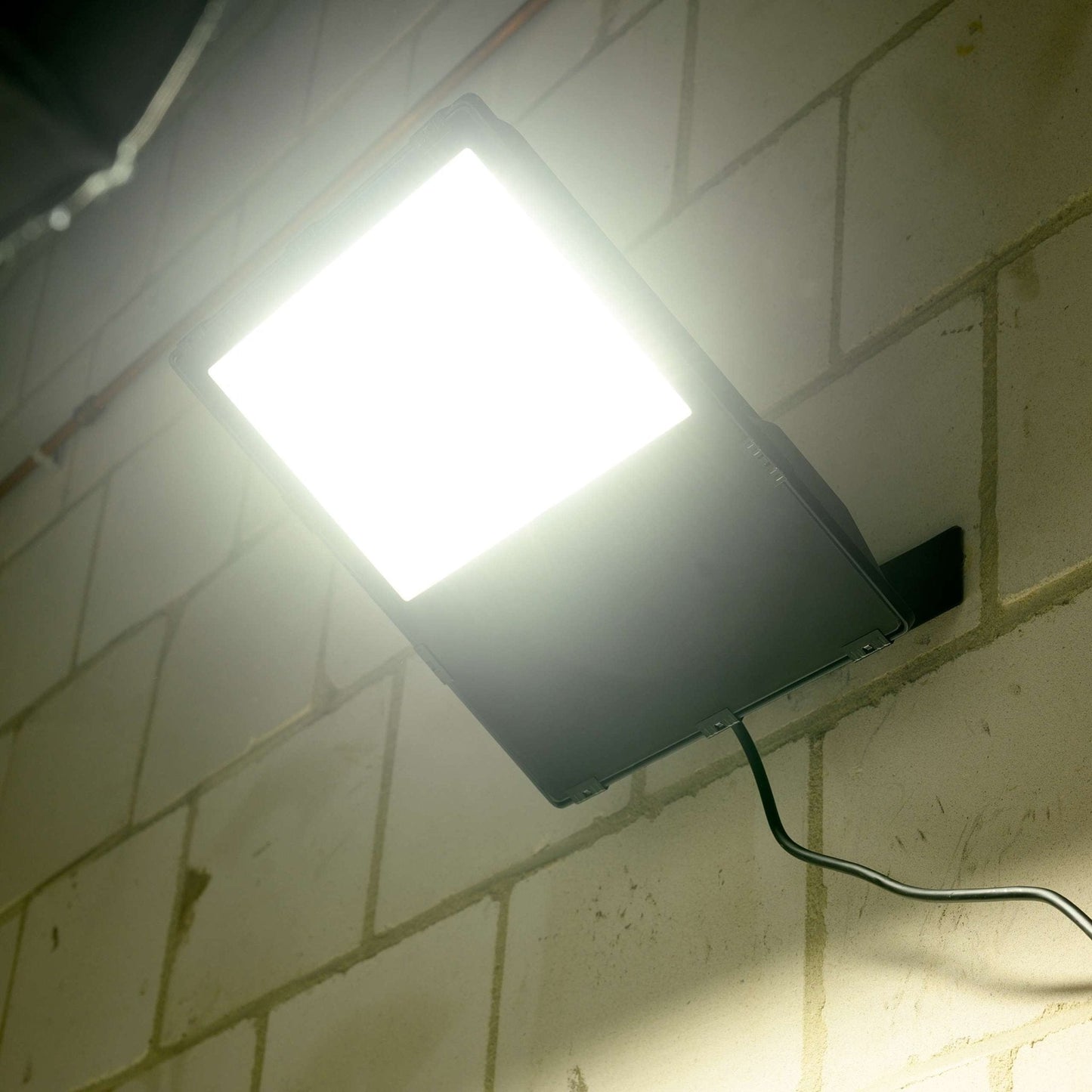 Premium LED Floodlight 200W - Levensduur van 30 jaar - IP66 Waterdicht - 32000 lm