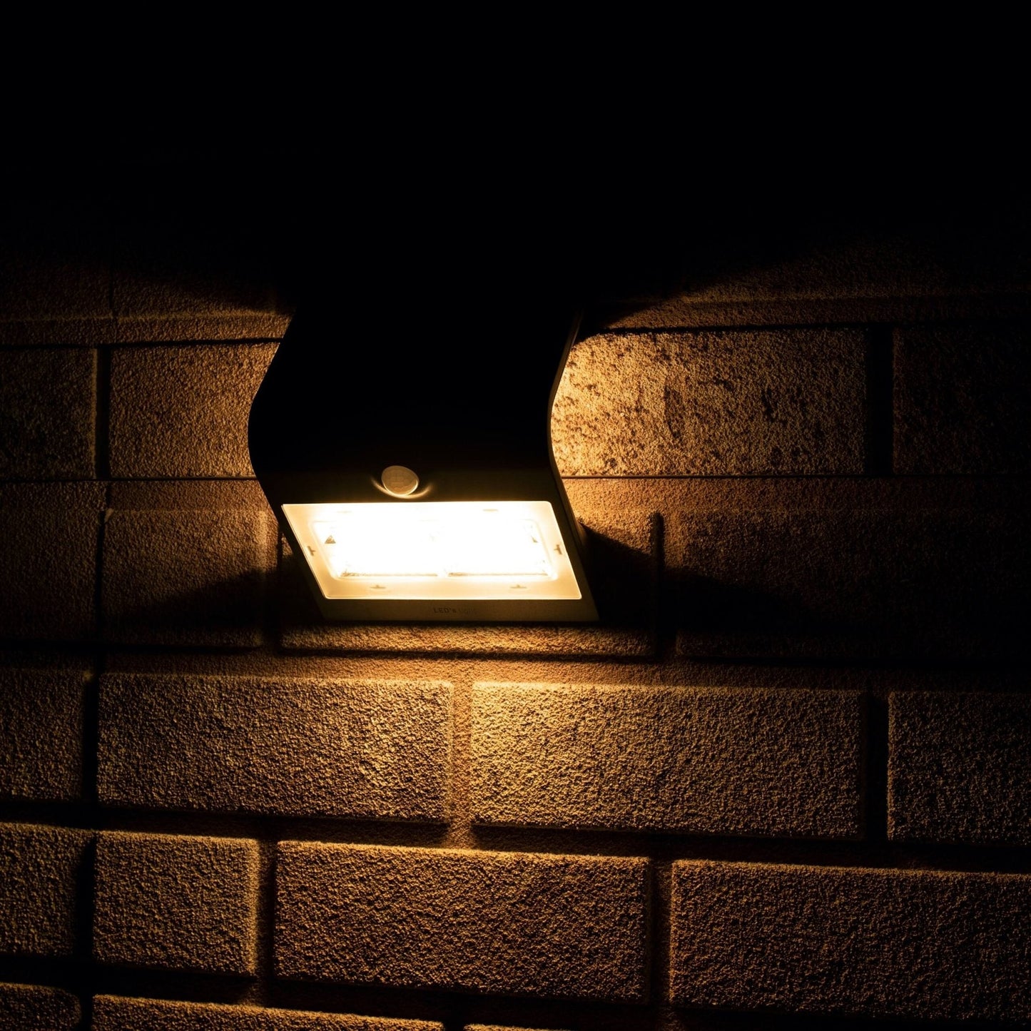 LED's Light Solar LED Buitenlamp met Bewegingssensor 400 - 3 lichtstanden - Automatisch aan/uit - Zwart